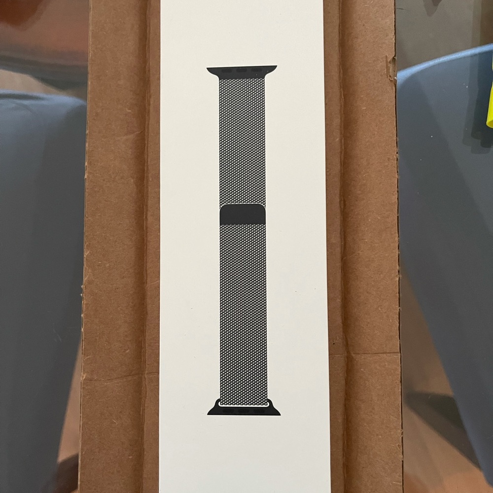 APPLE Brand New, box has not been opened